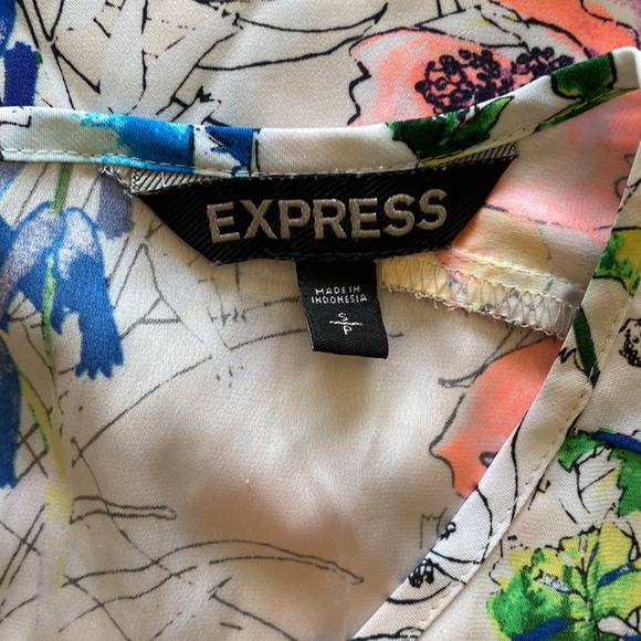 EXPRESS| floral print top - Picture 5 of 6
